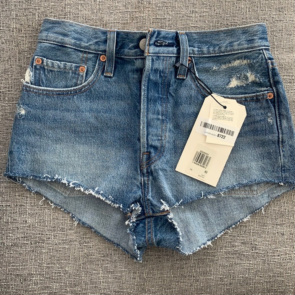 Levi’s High Rise Shorts!! NWT 501 style NEW